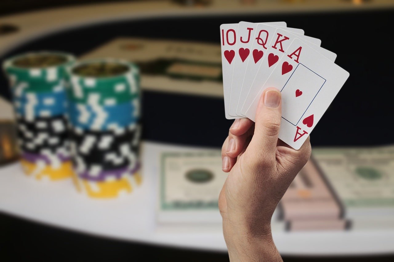 18 APK mobile app interface showing sports and casino games on Android